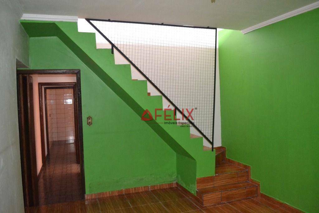 Casa à venda com 3 quartos, 174m² - Foto 1