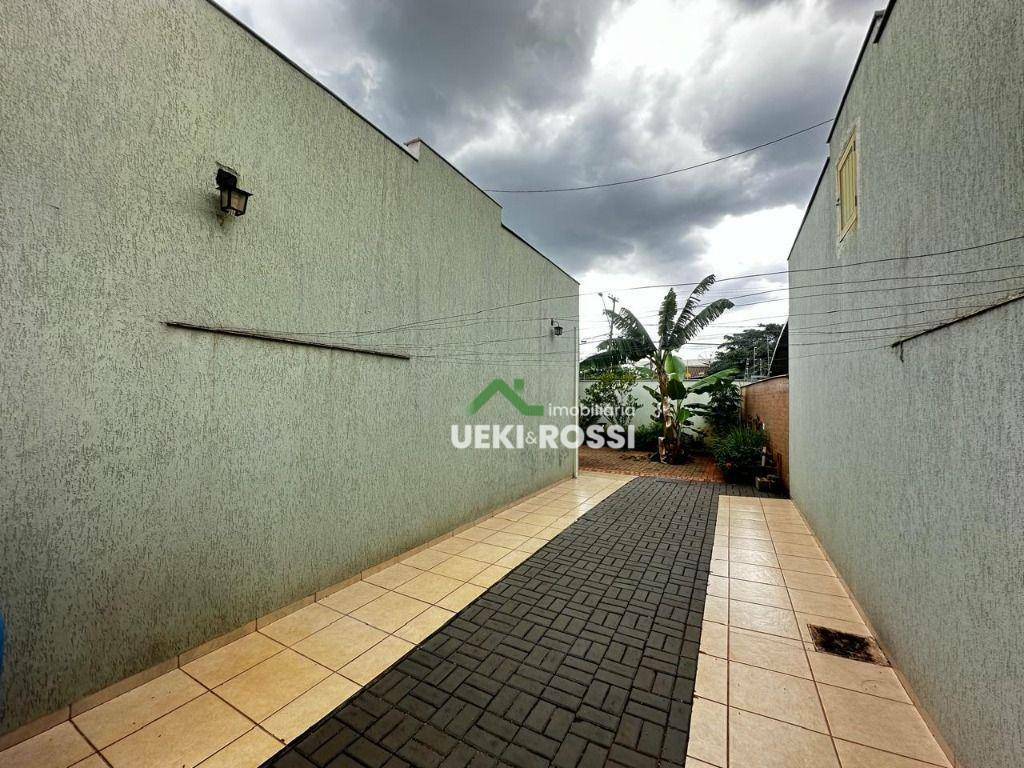 Casa à venda com 4 quartos, 241m² - Foto 26