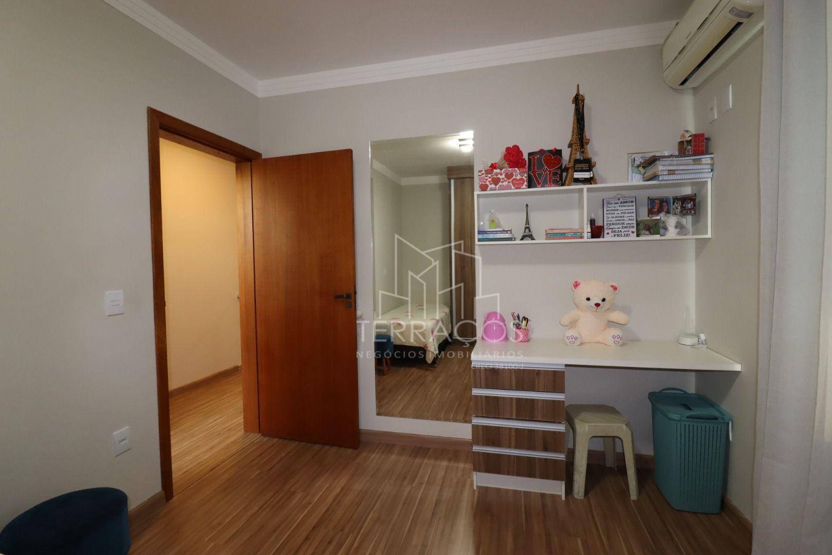 Casa à venda com 3 quartos, 210m² - Foto 32