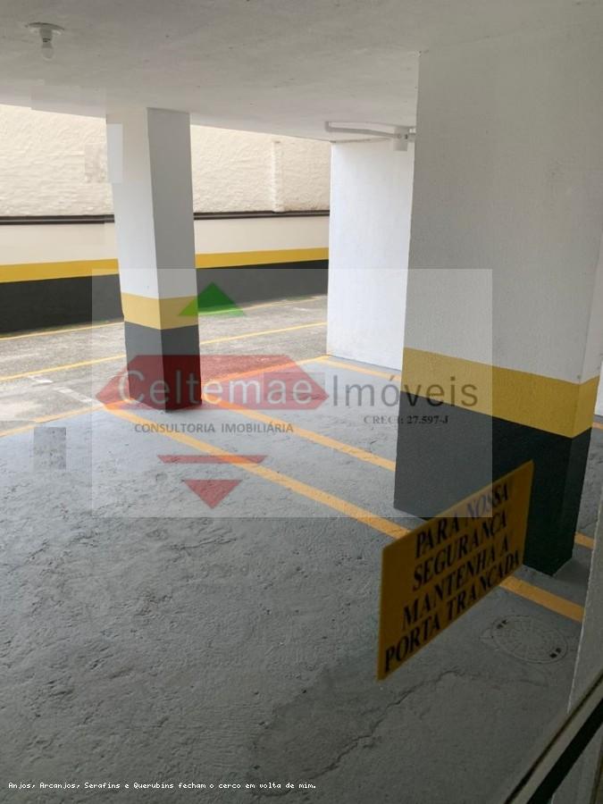 Apartamento à venda com 2 quartos, 76m² - Foto 20