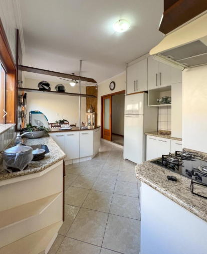 Casa à venda com 3 quartos, 540m² - Foto 4
