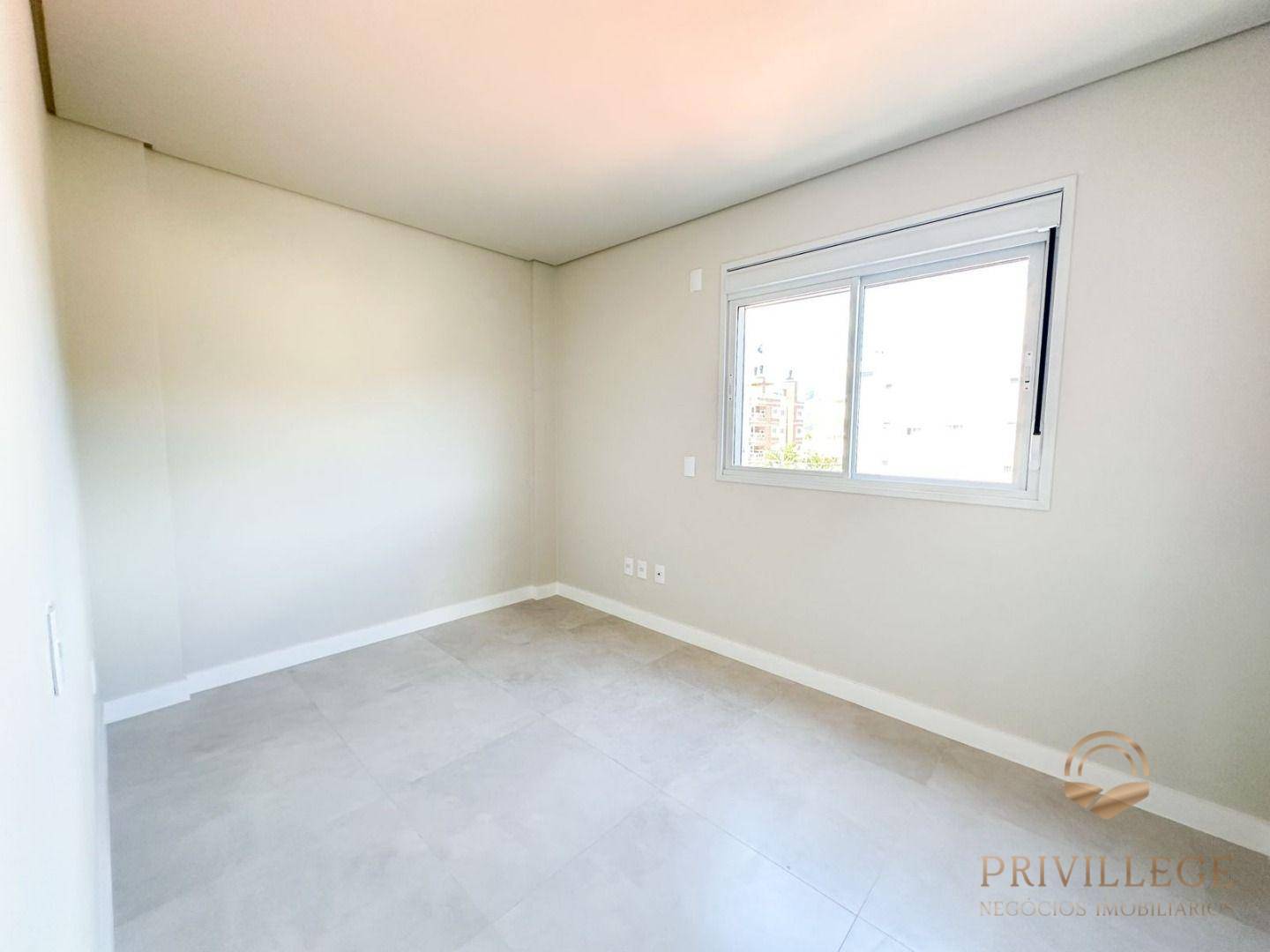 Apartamento à venda com 3 quartos, 83m² - Foto 18