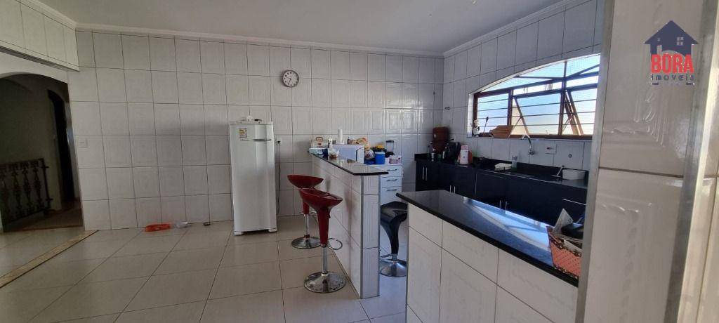 Casa à venda e aluguel com 5 quartos, 418m² - Foto 10