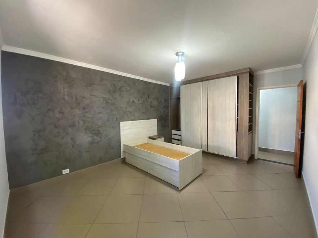 Sobrado à venda e aluguel com 3 quartos, 244m² - Foto 10