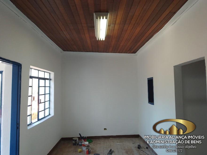 Casa para alugar com 4 quartos, 250m² - Foto 17