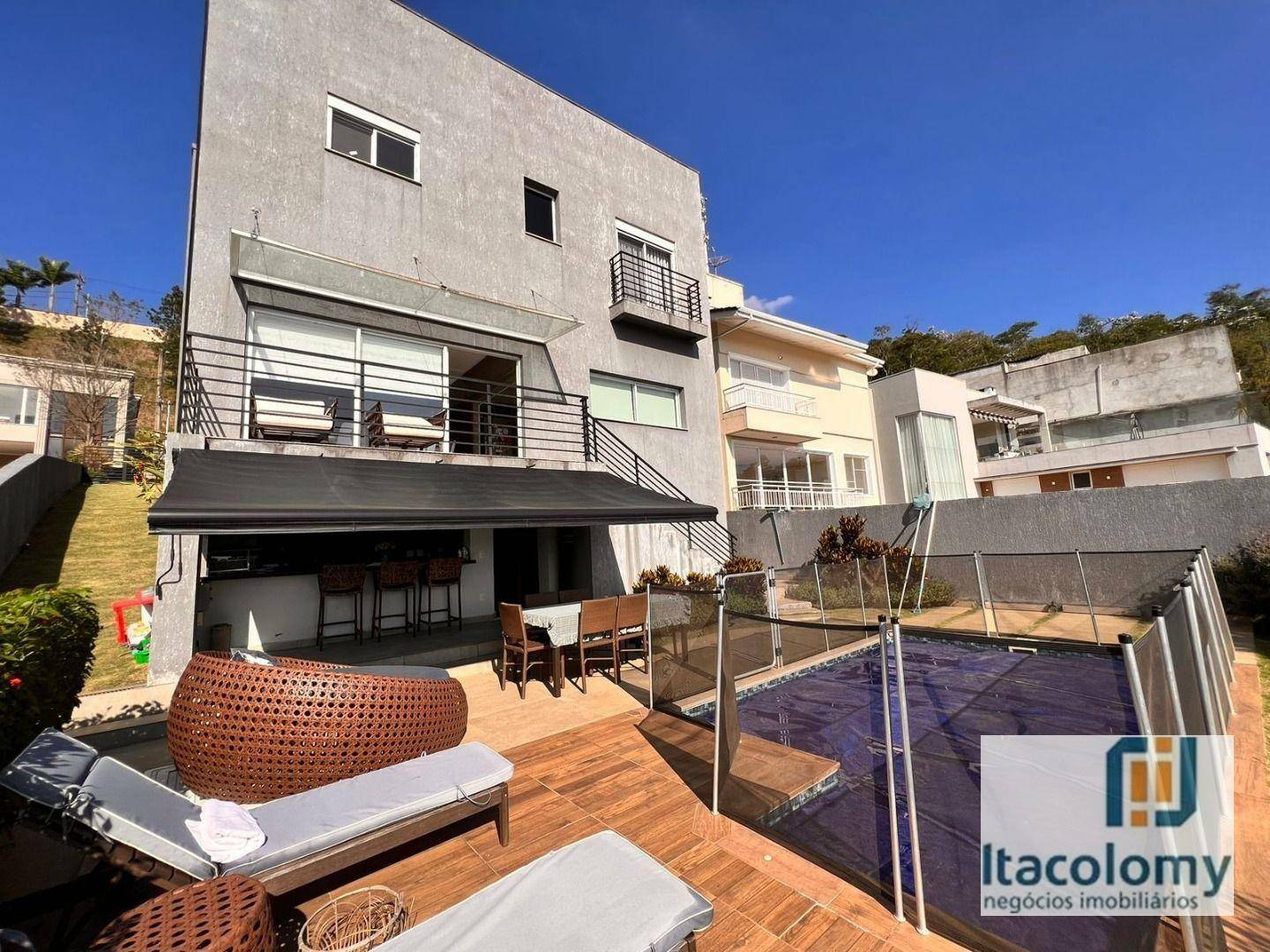 Casa de Condomínio à venda com 4 quartos, 315m² - Foto 2