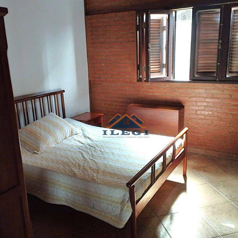 Casa de Condomínio à venda com 3 quartos, 210m² - Foto 25