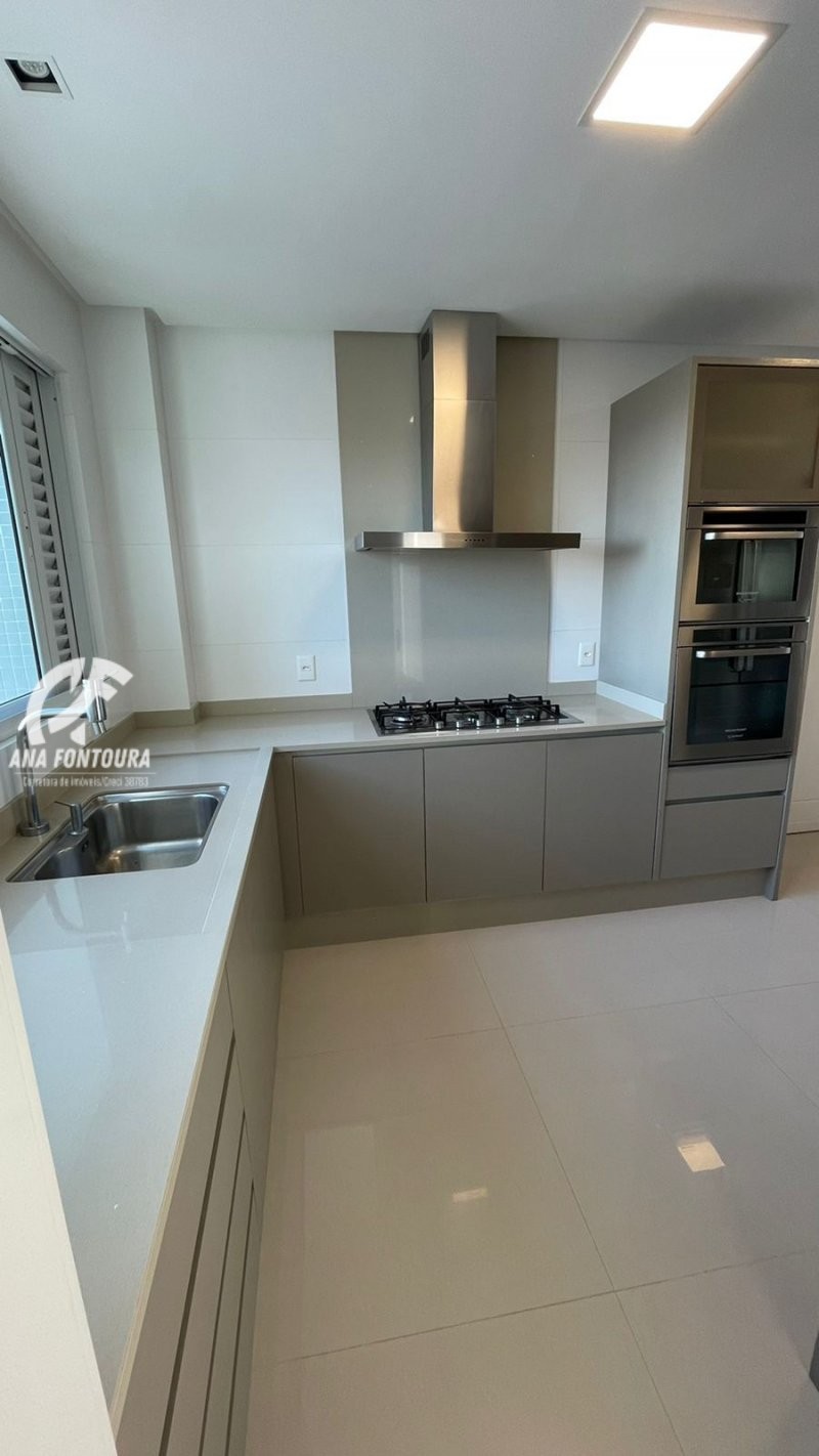 Apartamento à venda com 4 quartos, 180m² - Foto 4