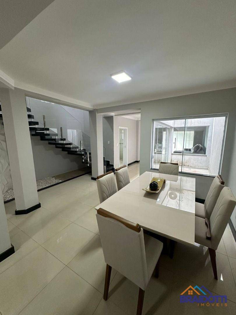 Casa à venda com 3 quartos, 202m² - Foto 6