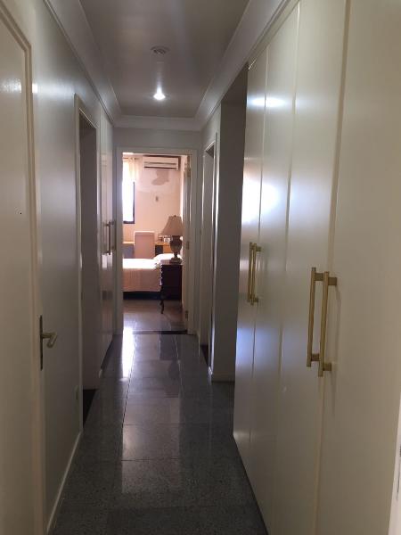 Apartamento à venda com 3 quartos, 182m² - Foto 7