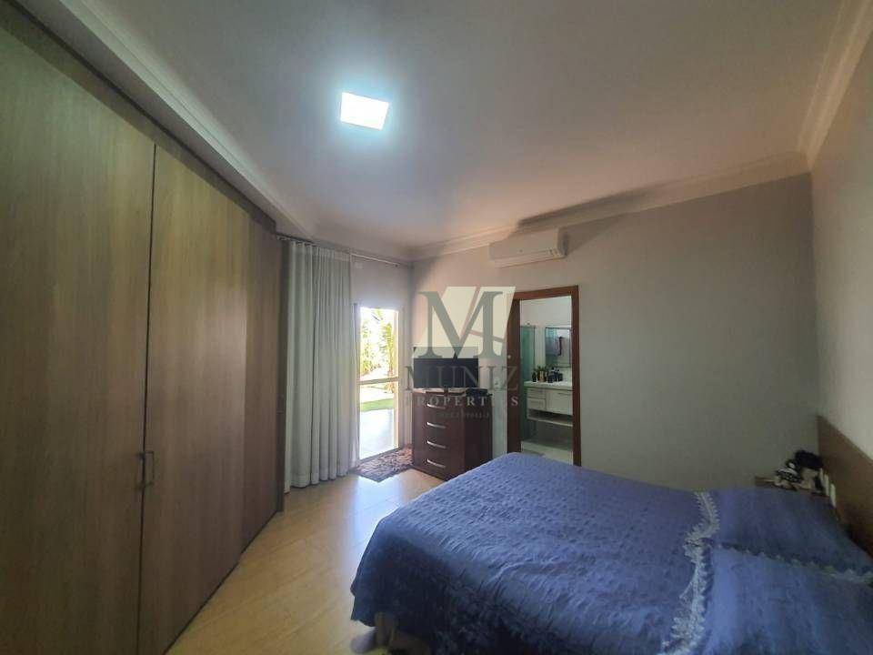 Casa à venda com 3 quartos, 300m² - Foto 9