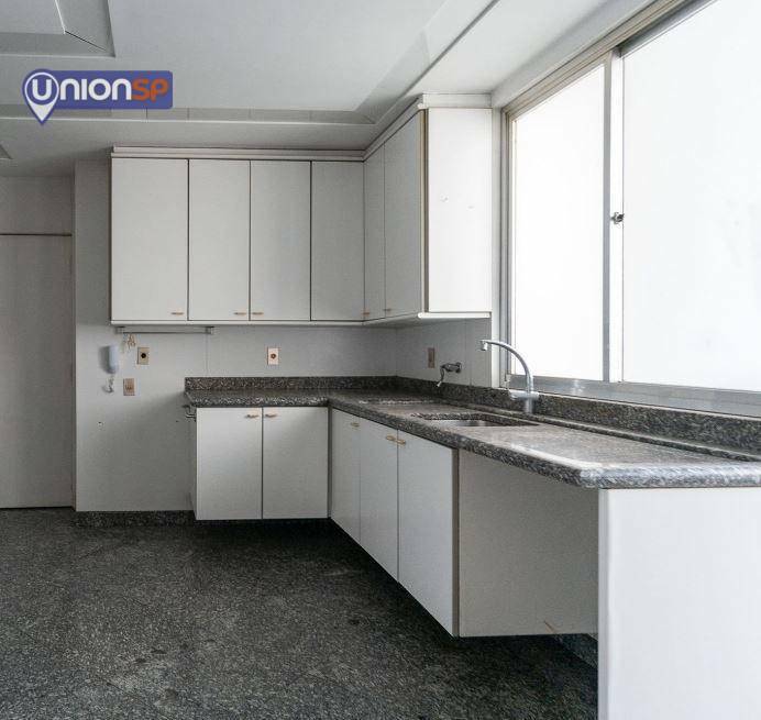 Apartamento à venda com 4 quartos, 222m² - Foto 19