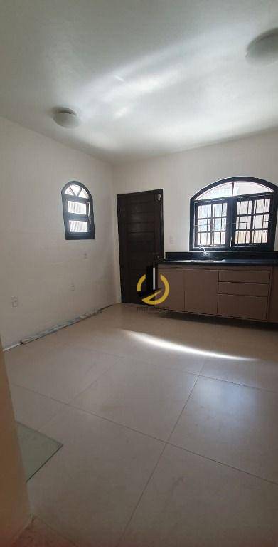 Casa para alugar com 2 quartos, 130m² - Foto 3