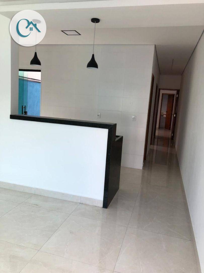 Casa à venda com 2 quartos, 62m² - Foto 4