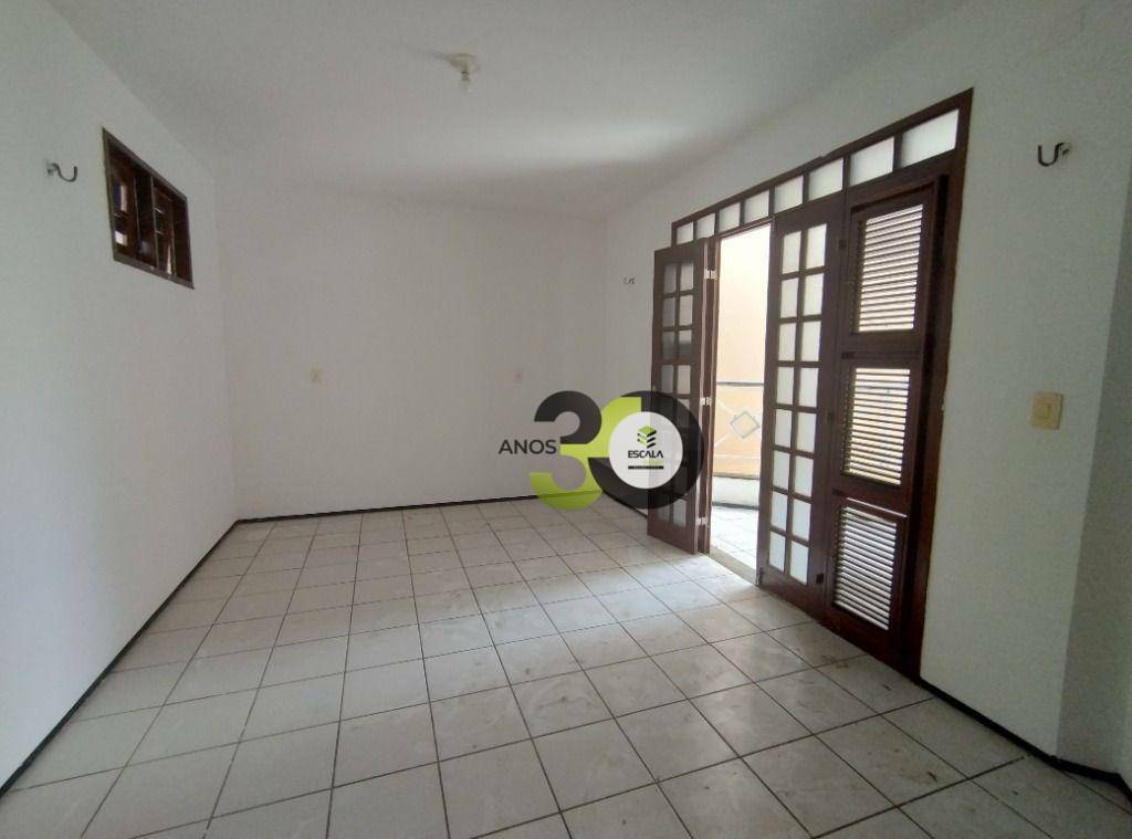 Casa à venda com 4 quartos, 180m² - Foto 41