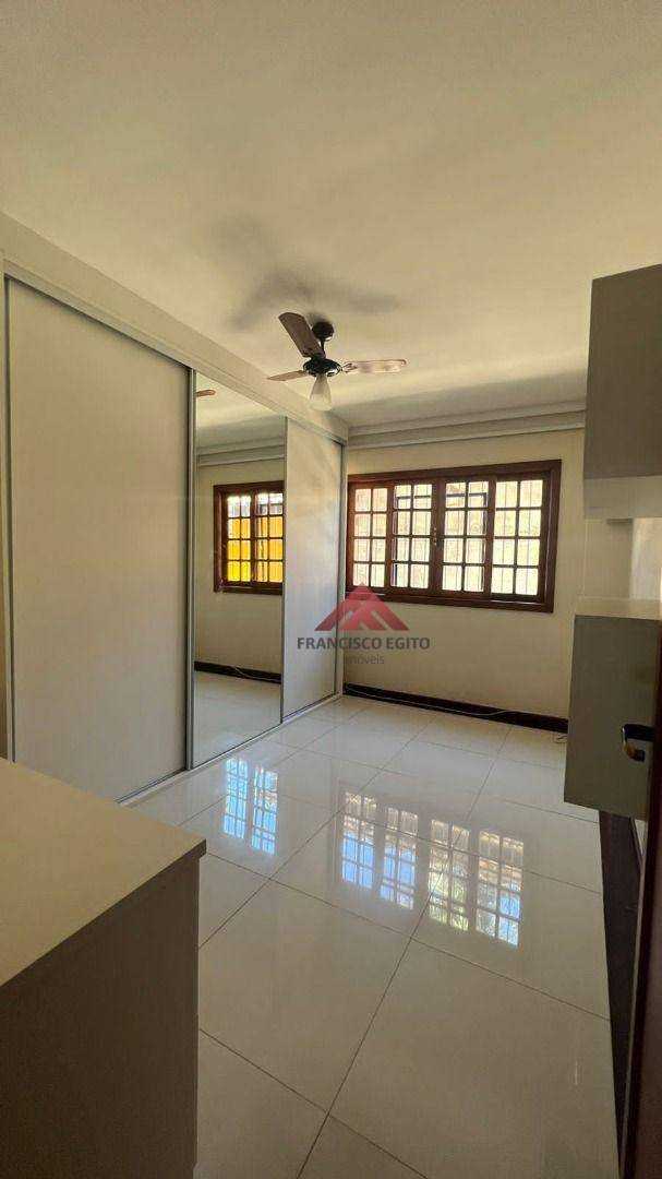 Casa à venda com 3 quartos, 130m² - Foto 4