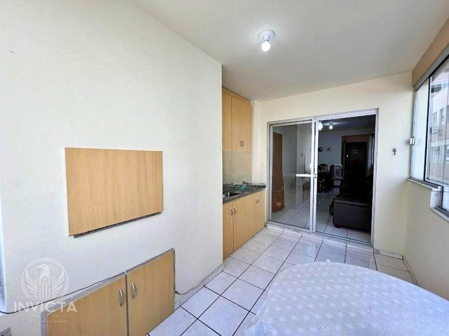 Apartamento à venda com 2 quartos, 98m² - Foto 2