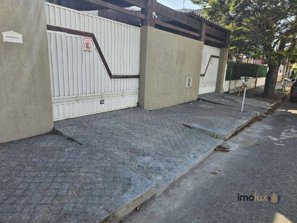 Casa de Condomínio à venda com 3 quartos, 360m² - Foto 1