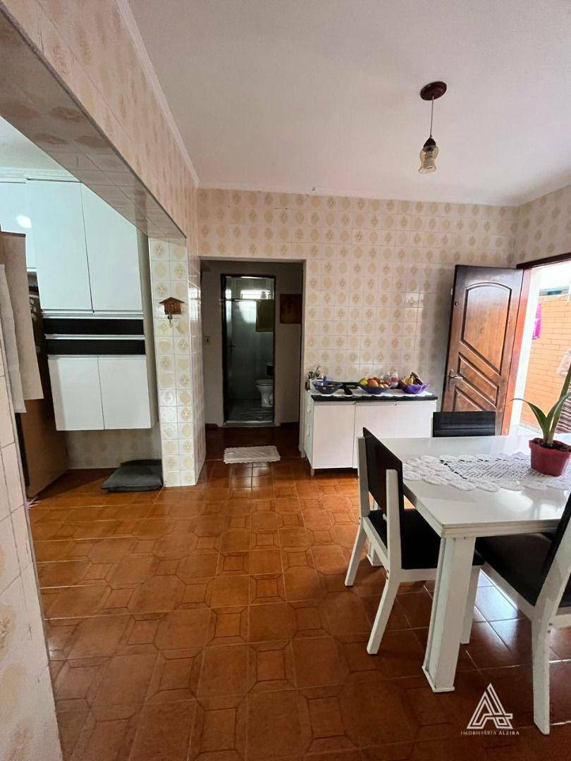 Casa à venda com 3 quartos, 220m² - Foto 10