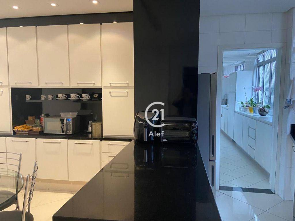 Apartamento à venda com 3 quartos, 220m² - Foto 23