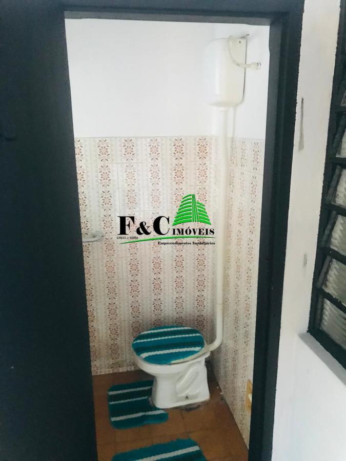 Casa à venda com 3 quartos, 200m² - Foto 12