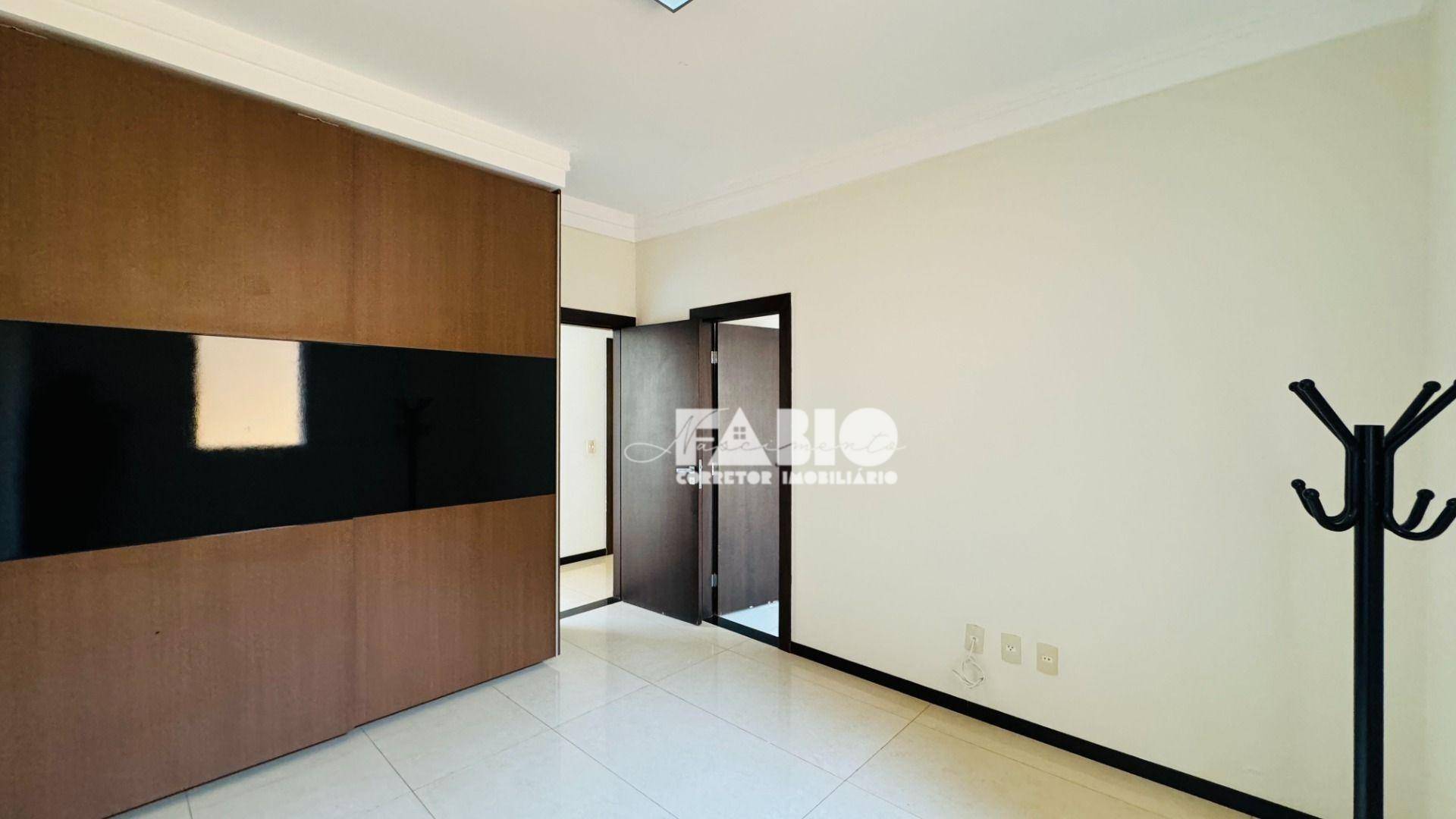 Casa à venda com 4 quartos, 350m² - Foto 28