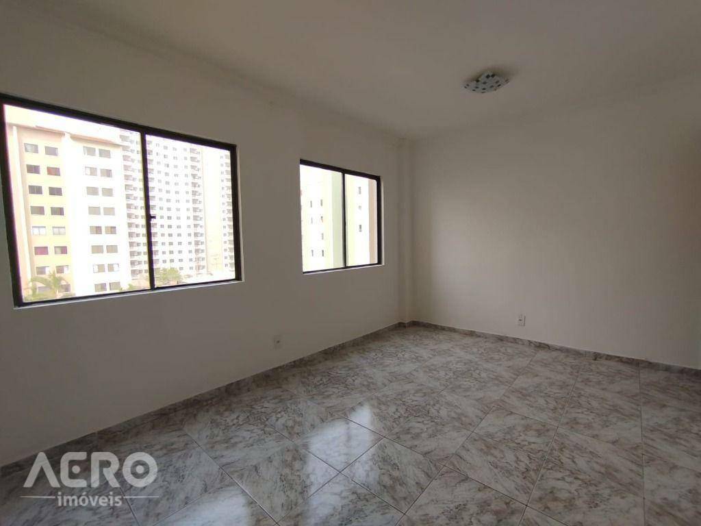 Apartamento para alugar com 2 quartos, 60m² - Foto 1