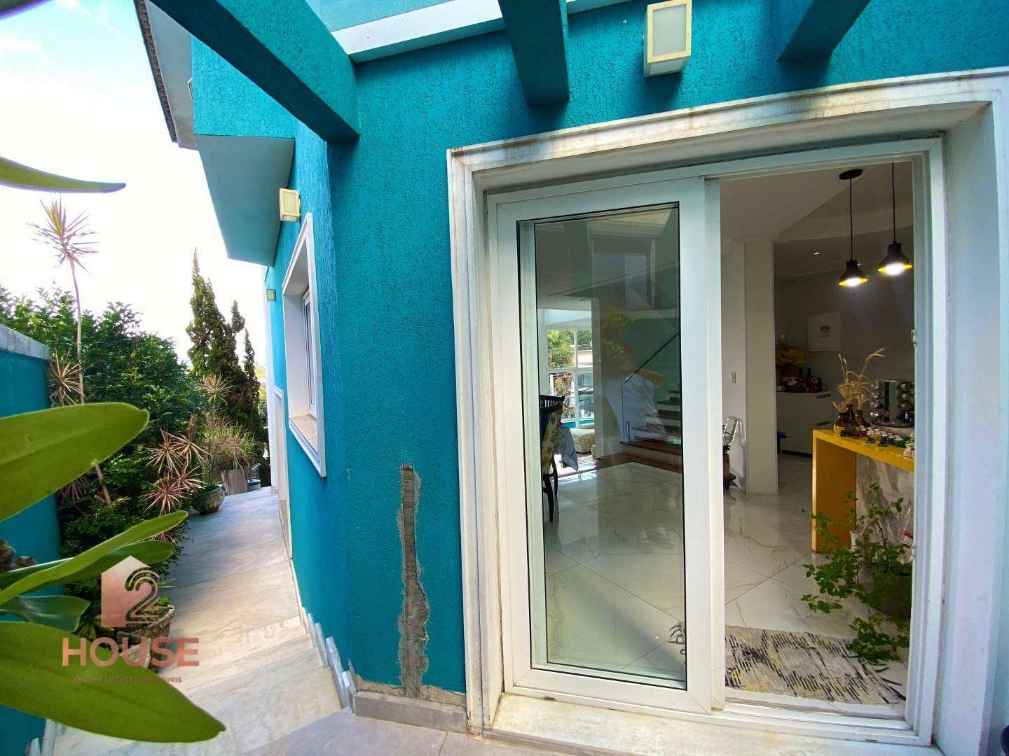 Casa de Condomínio para alugar com 4 quartos, 300m² - Foto 16