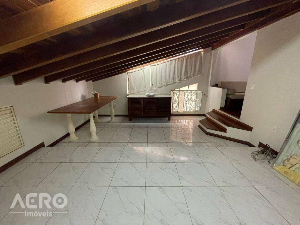 Casa de Condomínio para alugar com 4 quartos, 410m² - Foto 46