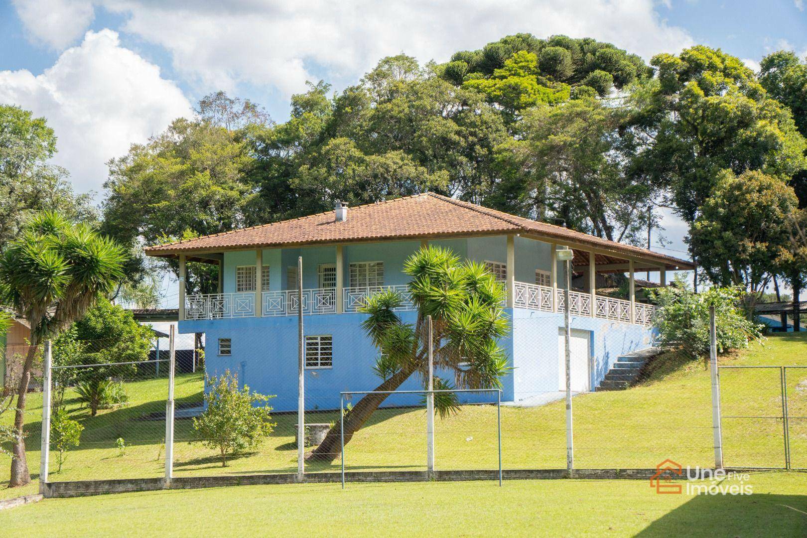 Casa à venda com 3 quartos, 300m² - Foto 1