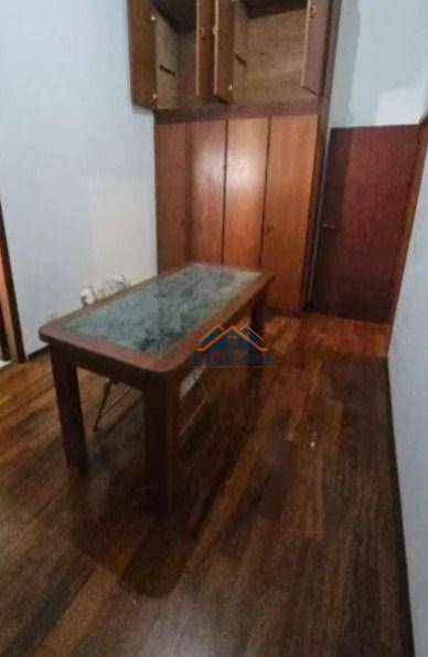 Casa de Condomínio à venda com 4 quartos, 450m² - Foto 19