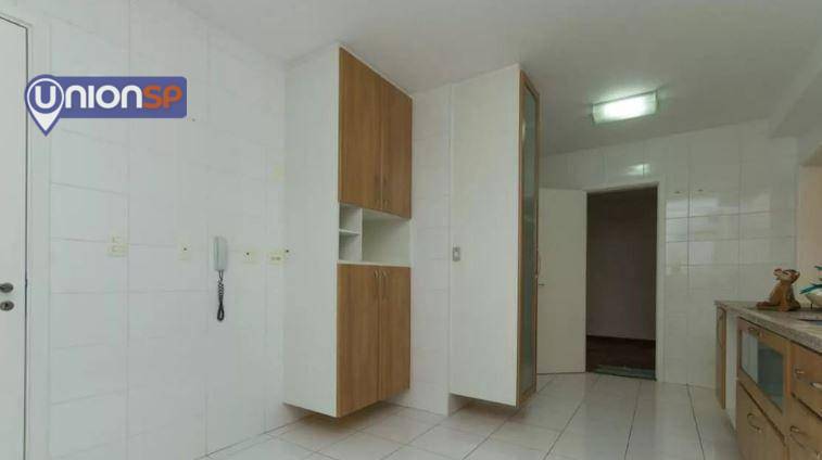 Apartamento à venda com 3 quartos, 213m² - Foto 10