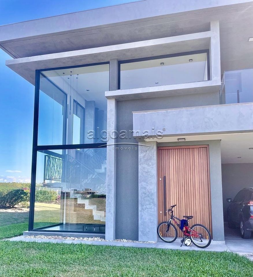 Casa de Condomínio à venda com 4 quartos, 350m² - Foto 2