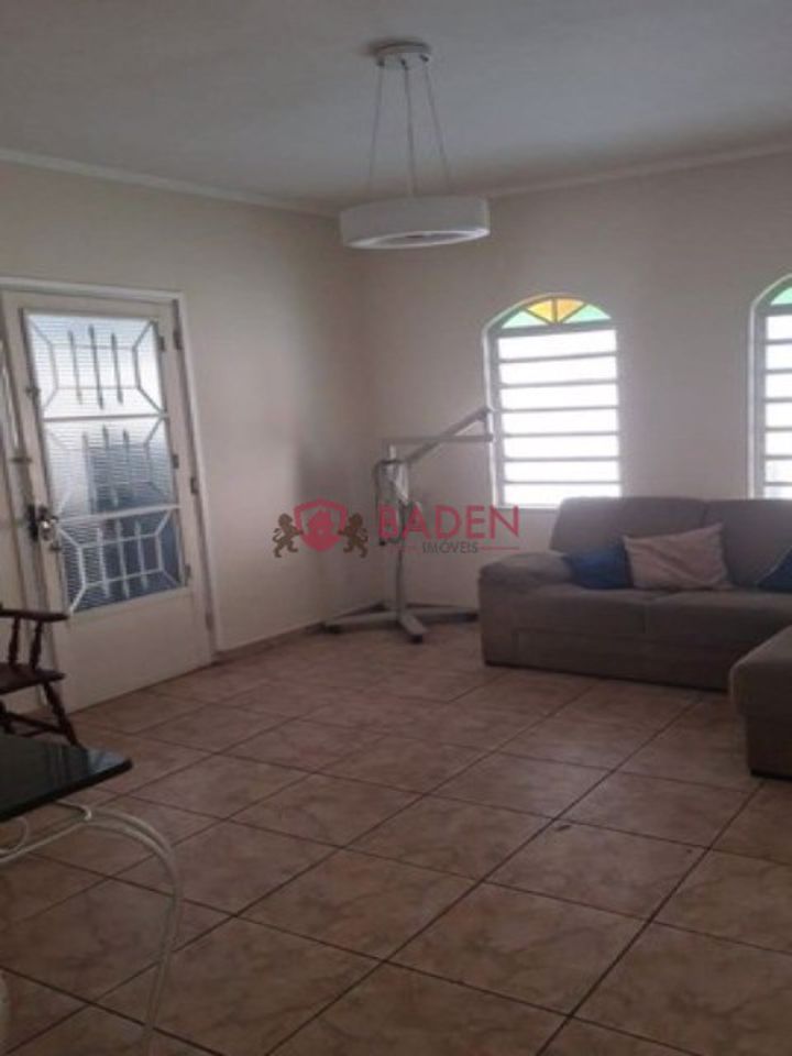 Casa à venda com 2 quartos, 190m² - Foto 2