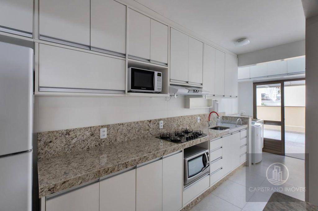 Apartamento à venda com 2 quartos, 210m² - Foto 2