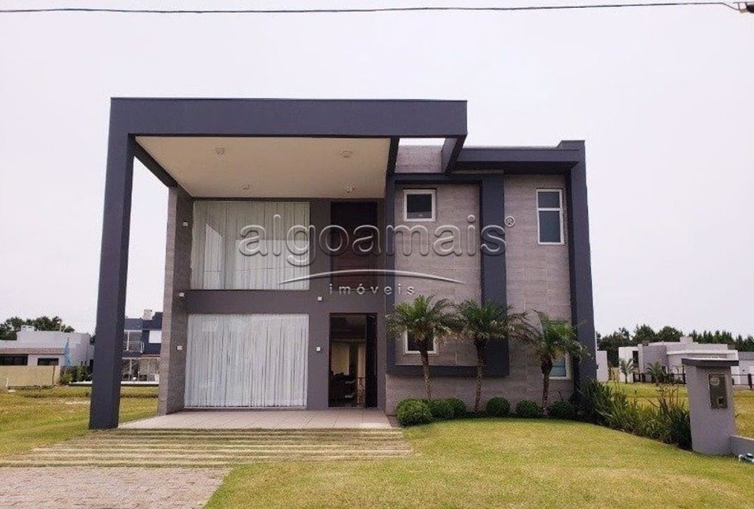 Casa de Condomínio à venda com 4 quartos, 260m² - Foto 1