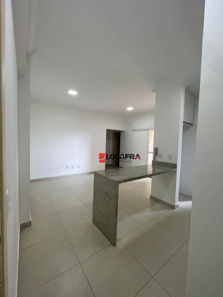 Apartamento para alugar com 2 quartos, 80m² - Foto 9