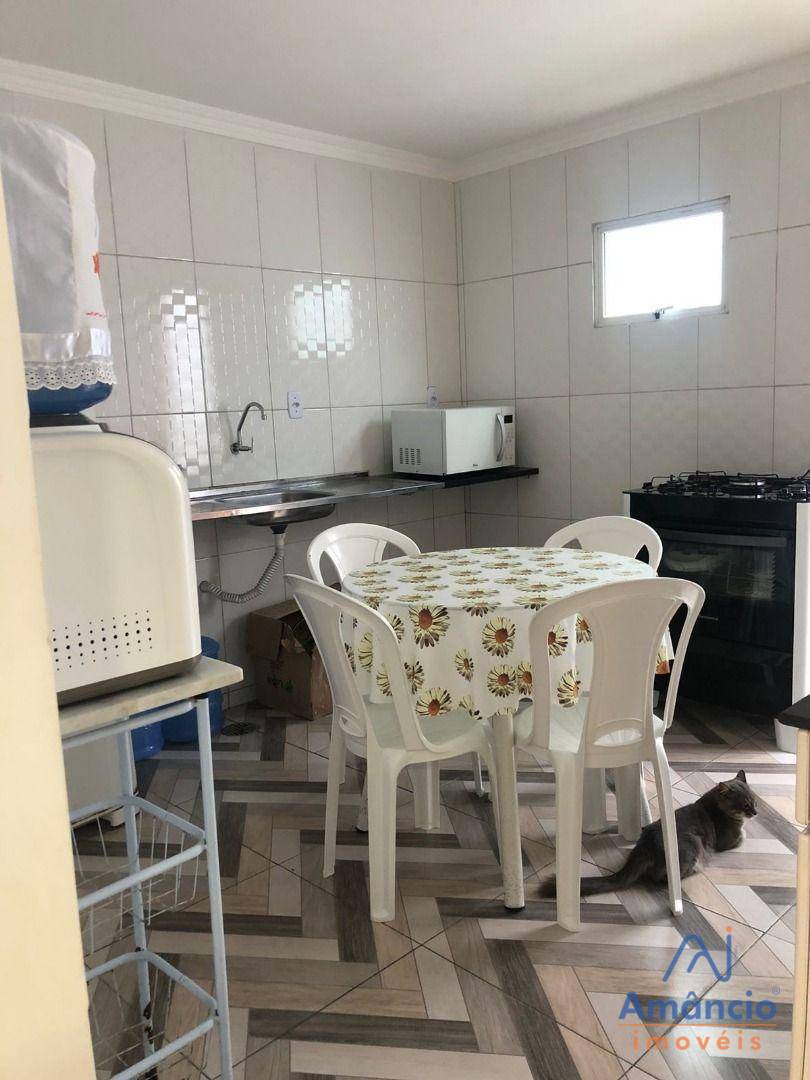 Casa à venda com 3 quartos, 90m² - Foto 14