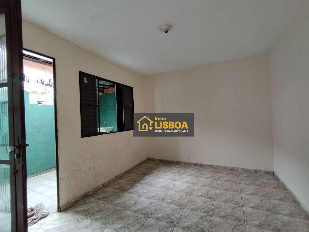 Casa para alugar com 2 quartos, 37m² - Foto 26