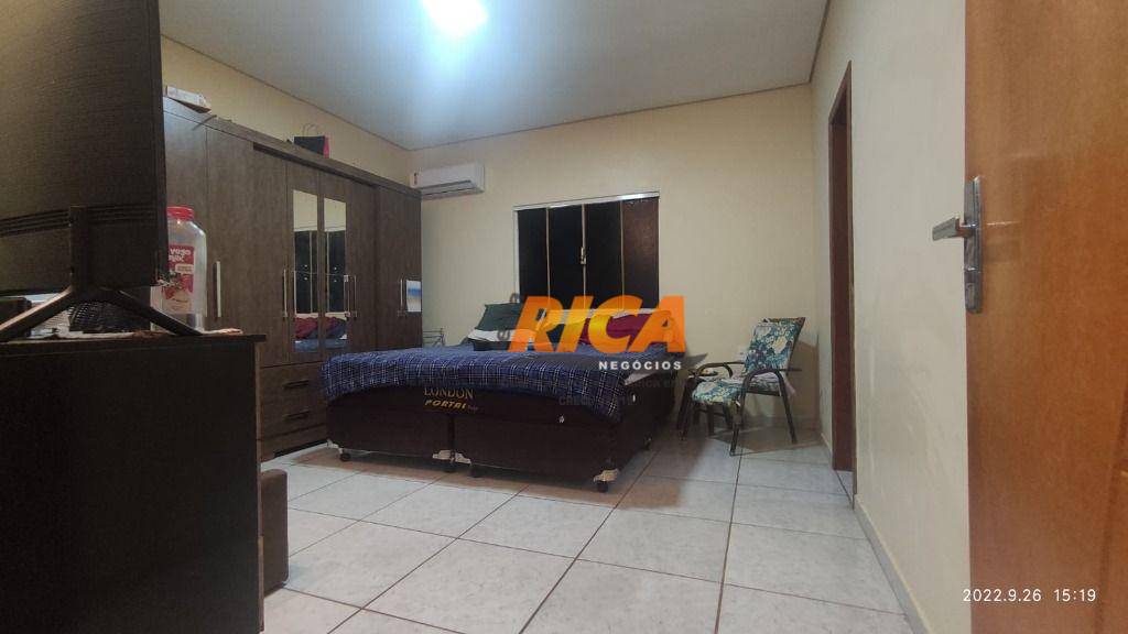 Casa à venda com 3 quartos, 200m² - Foto 13