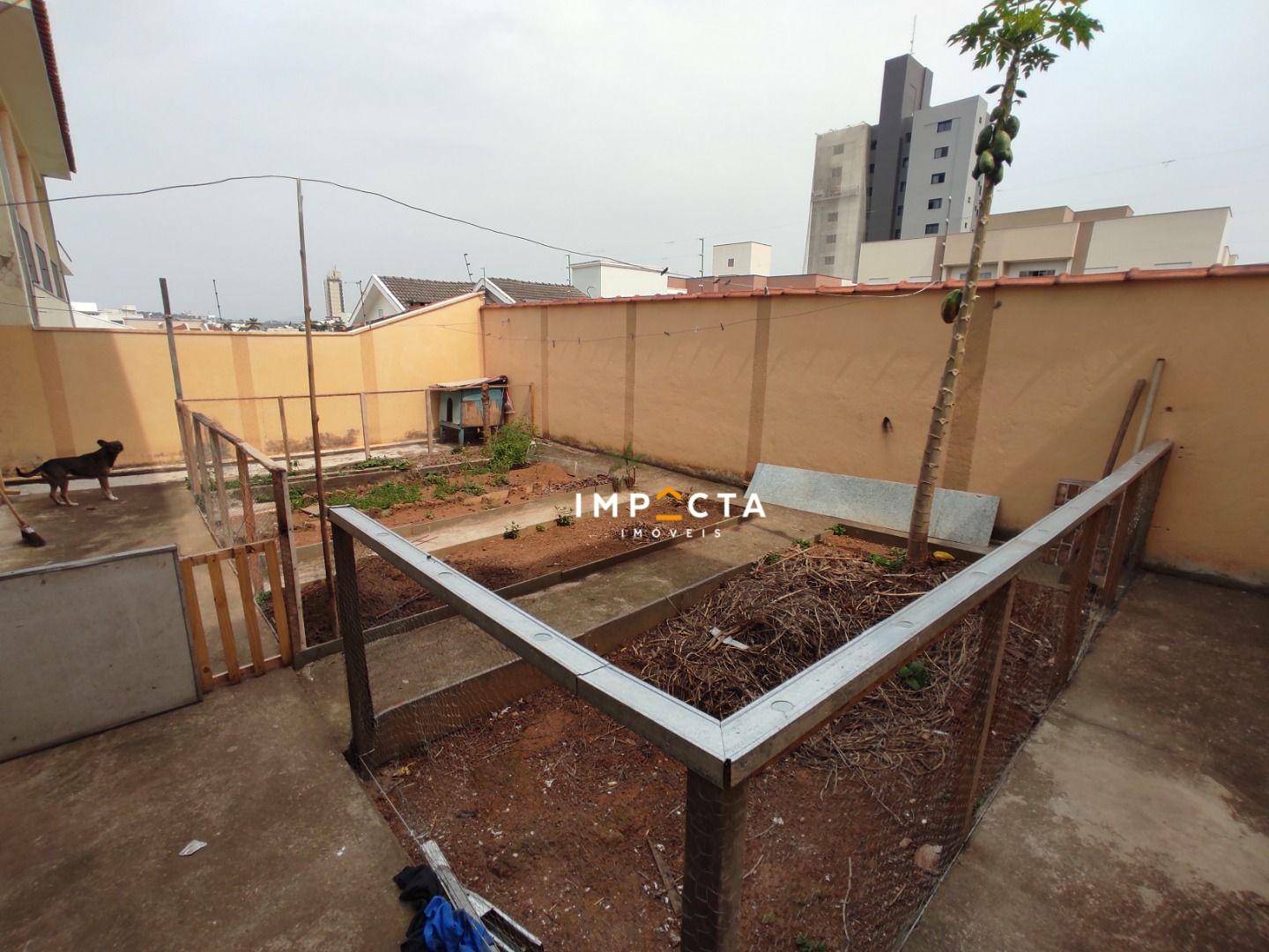 Casa à venda com 3 quartos, 200m² - Foto 18