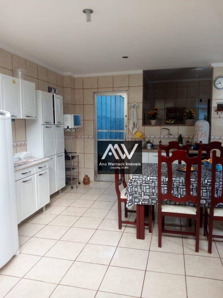 Casa à venda com 5 quartos, 200m² - Foto 15