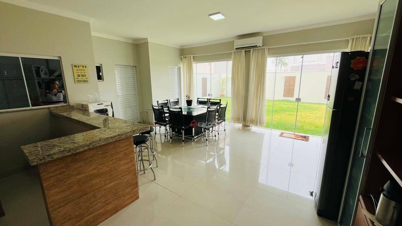 Casa à venda com 2 quartos, 200m² - Foto 16