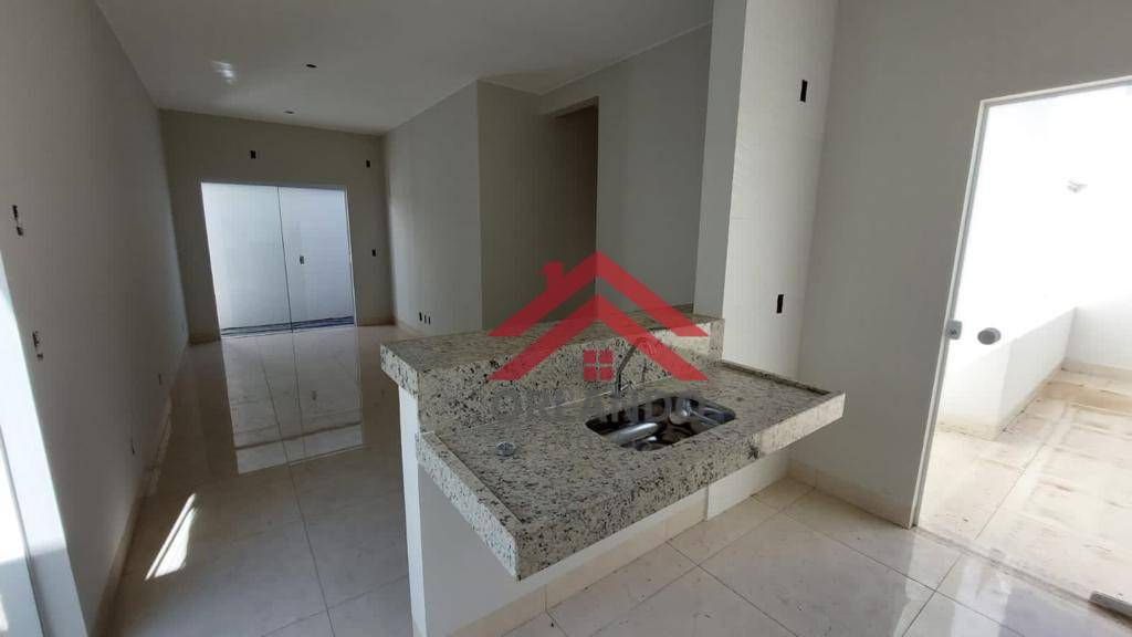 Casa à venda com 3 quartos, 68m² - Foto 5