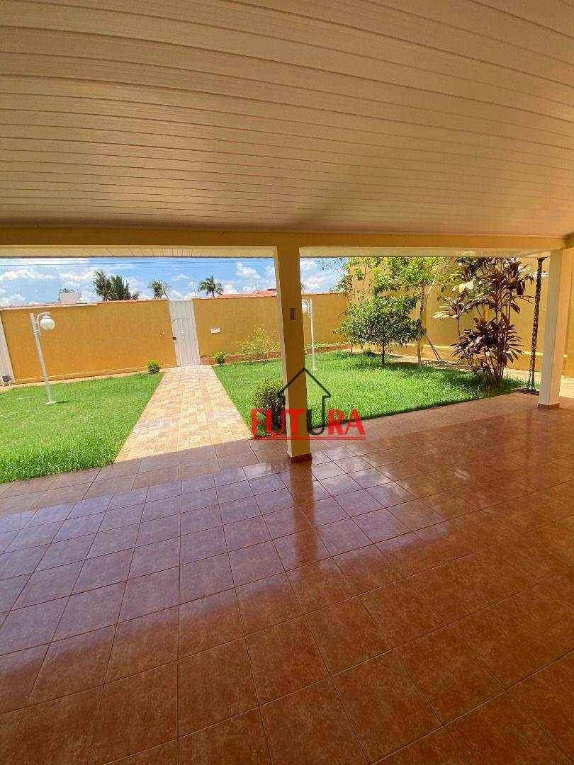 Casa para alugar com 4 quartos, 800M2 - Foto 1