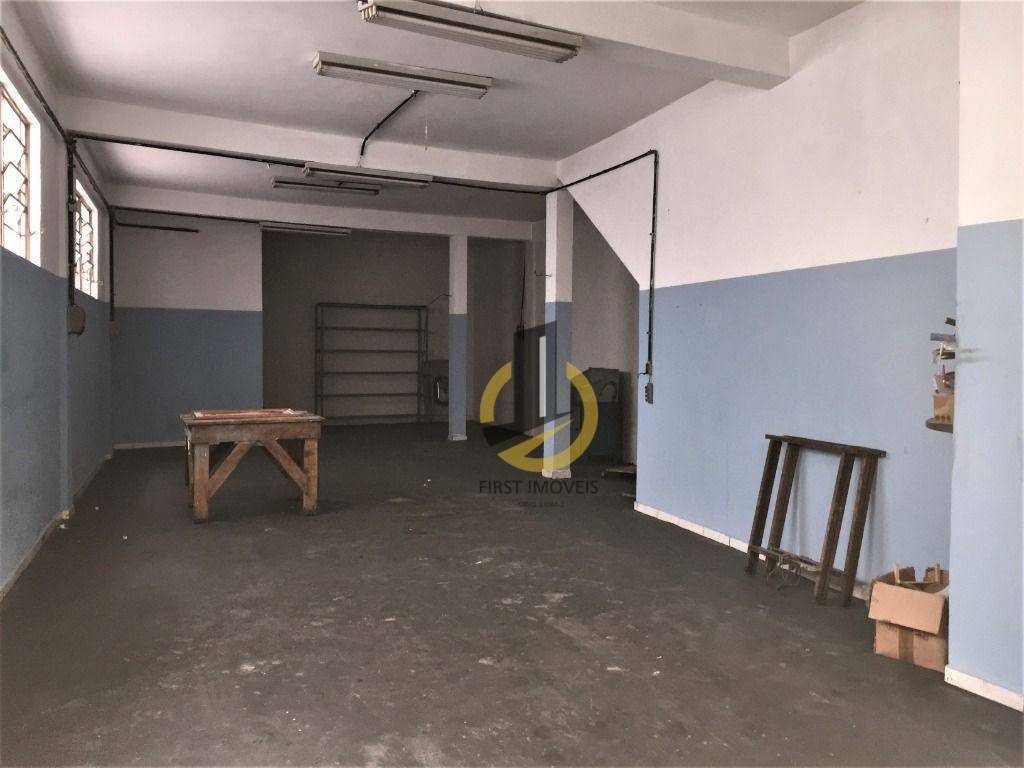 Sobrado à venda com 1 quarto, 800m² - Foto 1