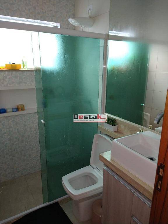 Casa à venda com 2 quartos, 120m² - Foto 4