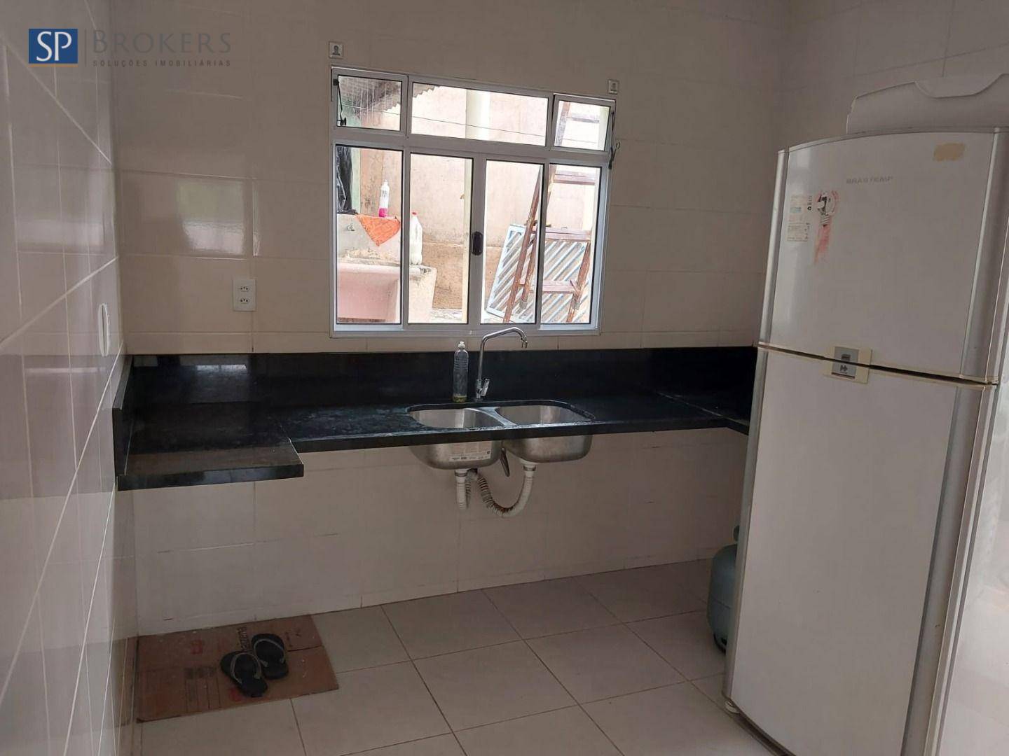 Casa à venda com 2 quartos, 150m² - Foto 2