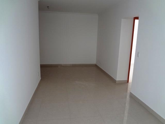 Apartamento à venda com 2 quartos, 82m² - Foto 4