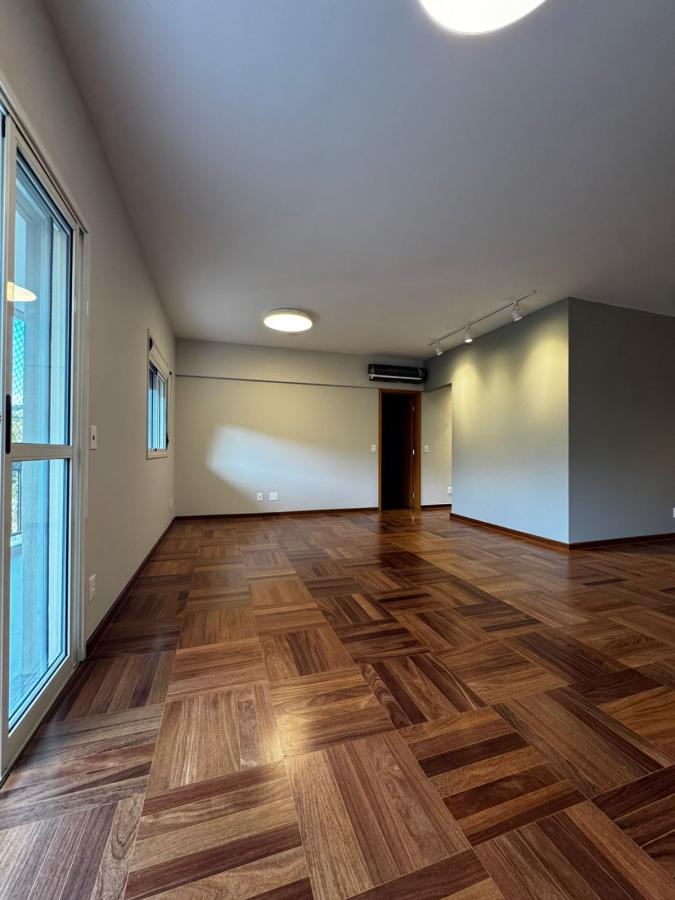 Apartamento para alugar com 3 quartos, 139m² - Foto 3